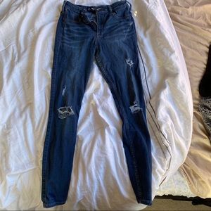 HOLLISTER Comfortable High Rise Skinny Jeans